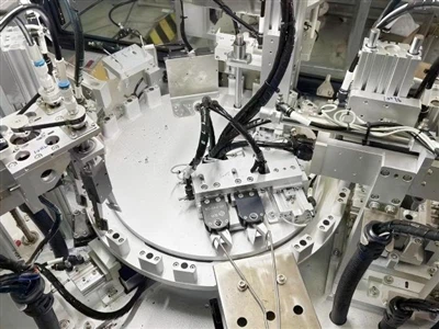 Advantages Of The E-cigarette E-liquid Filling And Weighing Integrated Machine